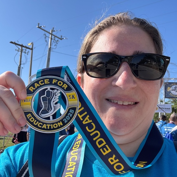 Meet your Posher, Jennifer - Picture 2 of 4